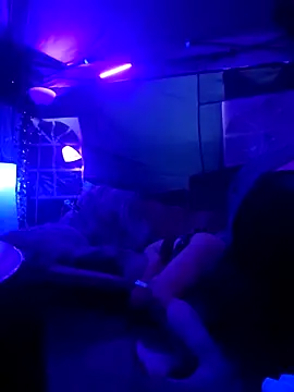 Hotredheadandtoungelasher online show from March 11, 2025, 5:02 am