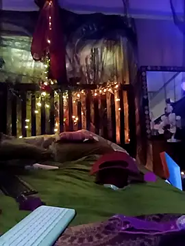 Hotredheadandtoungelasher online show from February 26, 2025, 8:36 pm