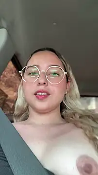 Irisweet  online show from March 14, 2026, 4:02 pm