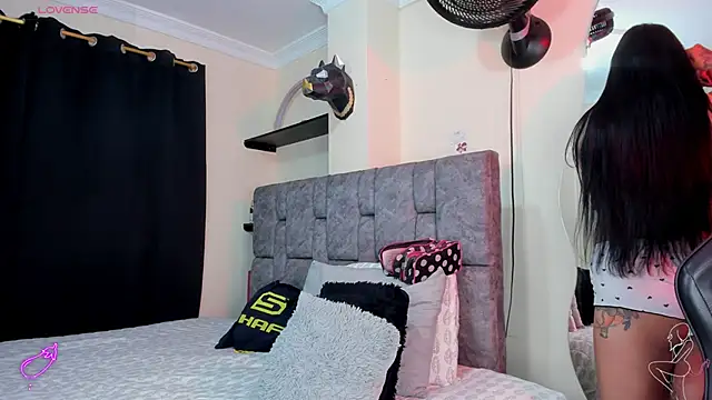 danielasexya1 online show from February 11, 2026, 12:38 pm