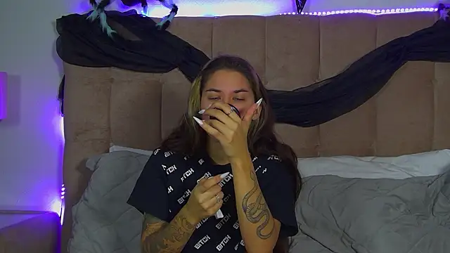 RachelSimpson online show from October 31, 2025, 6:15 pm