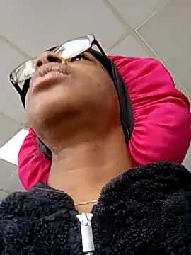 Jasmine FullsShine online show from April 19, 2026, 1:34 pm