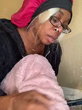 Jasmine FullsShine online show from April 20, 2026, 2:51 pm