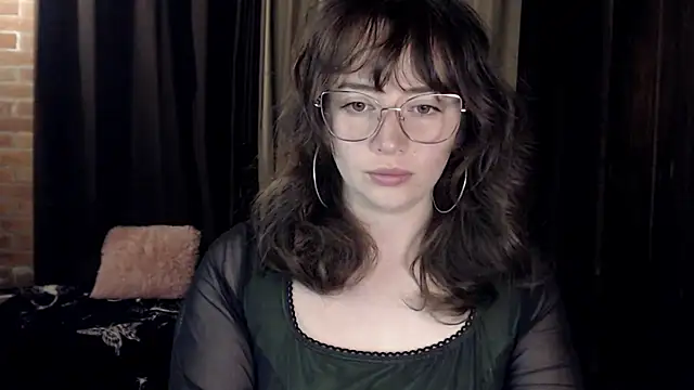 Snapshot of Hannah-Valhalla chatting on September 24, 2025, 12:40 am Hannah-Valhalla online show from September 24, 2025, 12:40 am