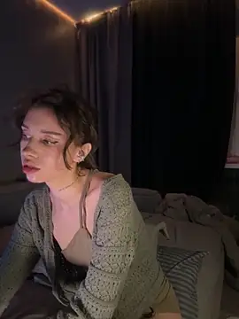 Snapshot of Bastet chatting on November 17, 2025, 6:01 pm Bastet online show from November 17, 2025, 6:01 pm