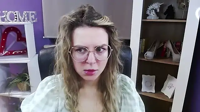 Zoey Erotic online show from January 6, 2026, 5:33 am