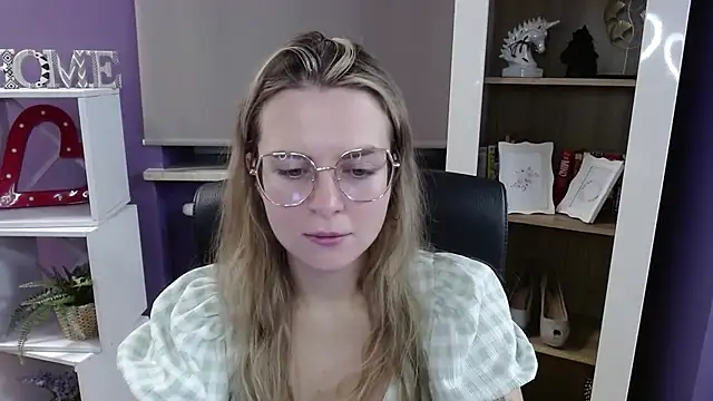 Snapshot of Zoey_Erotic chatting on November 12, 2025, 5:22 am Zoey Erotic online show from November 12, 2025, 5:22 am