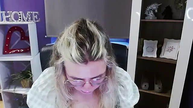 Zoey Erotic online show from March 16, 2026, 5:44 am