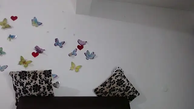 linapalacios online show from November 23, 2025, 2:16 pm