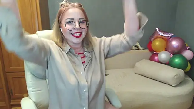 Snapshot of Cute_sun chatting on February 28, 2025, 8:18 pm Cute sun online show from February 28, 2025, 8:18 pm