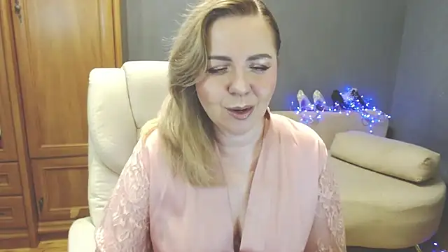 Snapshot of Cute_sun chatting on July 4, 2026, 6:12 pm Cute sun online show from July 4, 2026, 6:12 pm