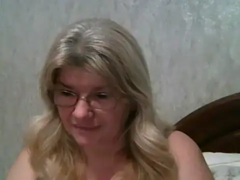 Snapshot of Diana_49 chatting on March 11, 2025, 7:57 am Diana 49 online show from March 11, 2025, 7:57 am