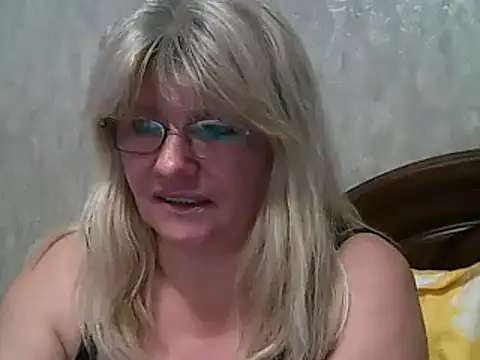 Snapshot of Diana_49 chatting on March 15, 2025, 7:05 pm Diana 49 online show from March 15, 2025, 7:05 pm