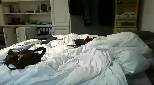 MmaxX004 online show from February 22, 2025, 7:34 am