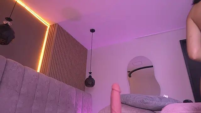 violeta aroca online show from June 4, 2026, 3:11 am