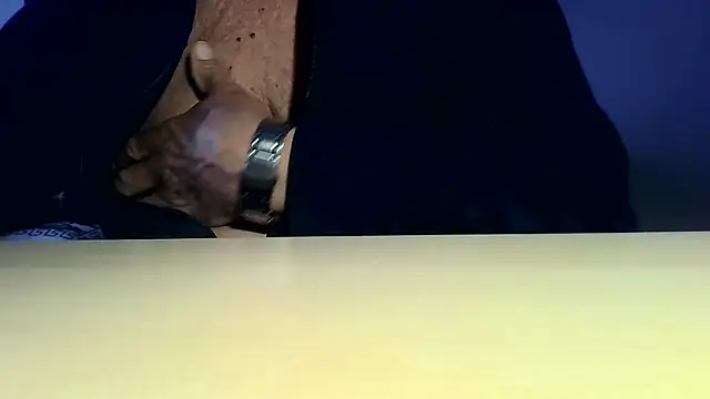 tachione2 online show from October 17, 2025, 2:08 pm