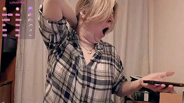 Snapshot of 5_in_one chatting on November 17, 2025, 5:55 am 5 in one online show from November 17, 2025, 5:55 am