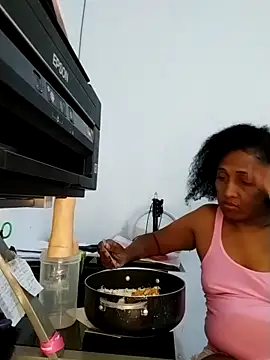 Snapshot of Aishamara chatting on February 15, 2026, 4:17 pm Aishamara online show from February 15, 2026, 4:17 pm