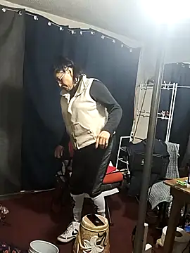 LaInsaciableIntensa online show from November 6, 2025, 12:47 am