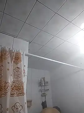 LaInsaciableIntensa online show from December 17, 2025, 4:34 pm