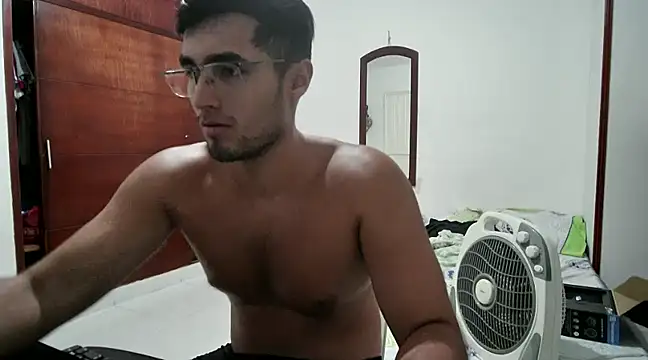 lechero226 online show from December 31, 2024, 4:27 am