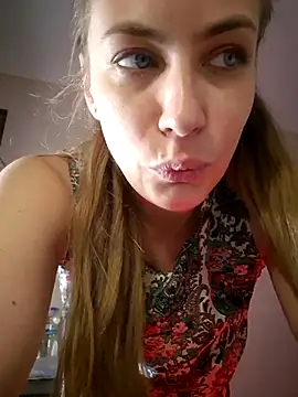 Snapshot of Keli_Jessi chatting on April 7, 2026, 8:10 pm Keli Jessi online show from April 7, 2026, 8:10 pm