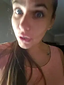 Snapshot of Keli_Jessi chatting on October 29, 2025, 7:24 pm Keli Jessi online show from October 29, 2025, 7:24 pm