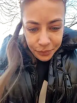 Snapshot of Keli_Jessi chatting on March 11, 2026, 12:32 pm Keli Jessi online show from March 11, 2026, 12:32 pm