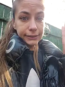 Snapshot of Keli_Jessi chatting on March 20, 2026, 12:39 pm Keli Jessi online show from March 20, 2026, 12:39 pm