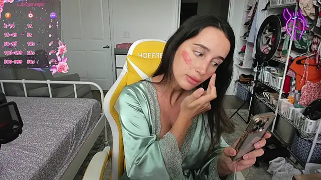 sweetbuttocks1 online show from January 17, 2026, 5:38 pm