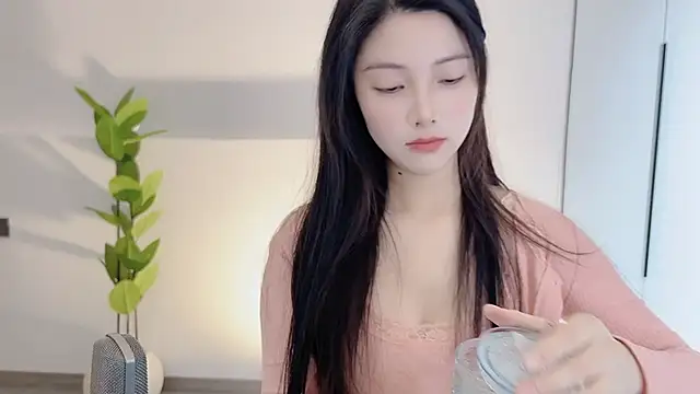 Snapshot of HaagenDazs_ chatting on February 20, 2025, 5:33 am HaagenDazs  online show from February 20, 2025, 5:33 am