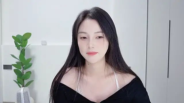 Snapshot of HaagenDazs_ chatting on October 19, 2025, 1:25 pm HaagenDazs  online show from October 19, 2025, 1:25 pm