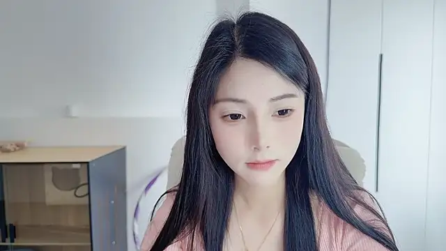 HaagenDazs  online show from April 8, 2026, 4:14 am