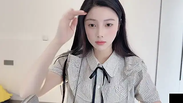 Snapshot of HaagenDazs_ chatting on February 19, 2025, 5:49 am HaagenDazs  online show from February 19, 2025, 5:49 am