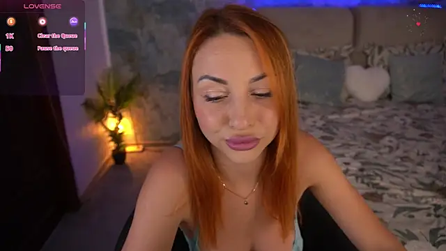 Snapshot of KristiiMax chatting on July 7, 2026, 7:28 pm KristiiMax online show from July 7, 2026, 7:28 pm