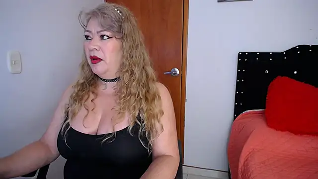 Ursulawhite69 online show from March 11, 2025, 3:56 pm