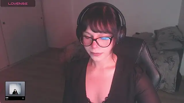 Snapshot of modjo_ chatting on December 17, 2025, 4:17 am modjo online show from December 17, 2025, 4:17 am