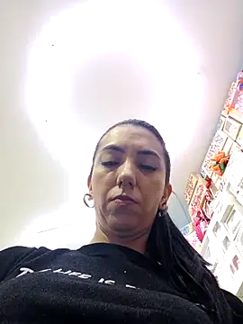 LunaZambrano online show from March 2, 2026, 5:31 pm