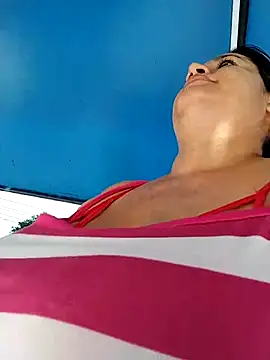 Snapshot of keilymadam chatting on September 25, 2025, 12:44 pm keilymadam online show from September 25, 2025, 12:44 pm