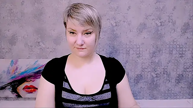 Snapshot of Djullia chatting on March 13, 2025, 6:05 am Djullia online show from March 13, 2025, 6:05 am