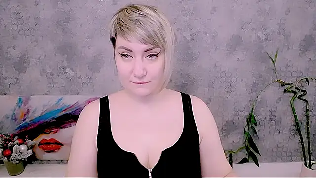 Snapshot of Djullia chatting on December 14, 2025, 10:32 am Djullia online show from December 14, 2025, 10:32 am