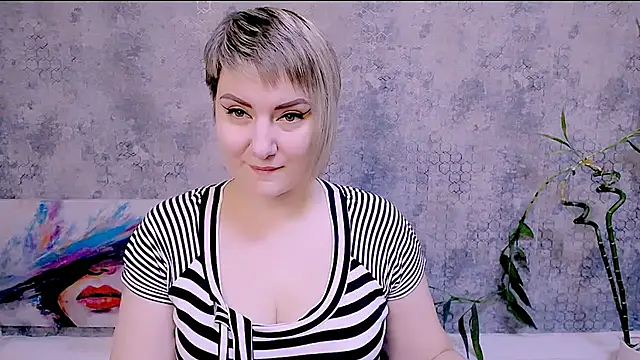 Snapshot of Djullia chatting on October 30, 2025, 6:12 am Djullia online show from October 30, 2025, 6:12 am