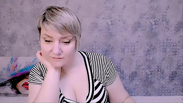 Snapshot of Djullia chatting on March 15, 2025, 9:19 am Djullia online show from March 15, 2025, 9:19 am