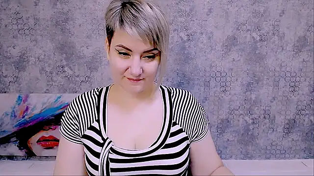 Snapshot of Djullia chatting on September 12, 2025, 5:29 am Djullia online show from September 12, 2025, 5:29 am