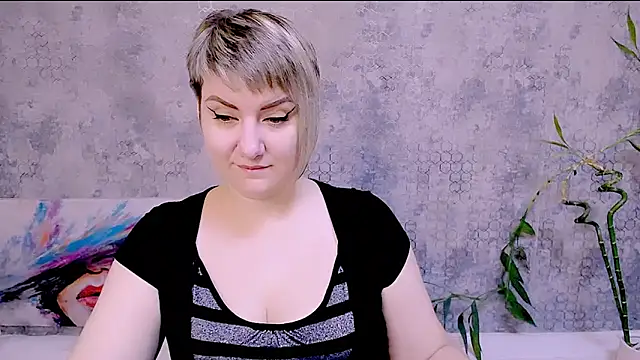 Snapshot of Djullia chatting on October 26, 2025, 6:14 am Djullia online show from October 26, 2025, 6:14 am