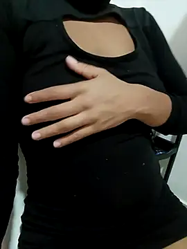 Snapshot of annie-19 chatting on September 16, 2025, 3:29 am annie-19 online show from September 16, 2025, 3:29 am