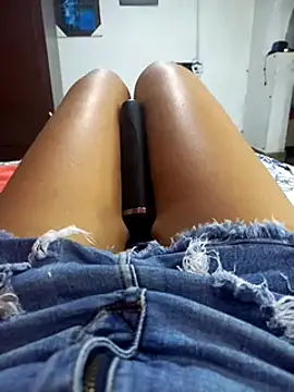 Snapshot of annie-19 chatting on January 30, 2025, 6:43 pm annie-19 online show from January 30, 2025, 6:43 pm