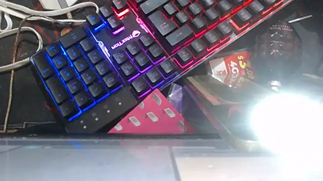 SEXY SENSUALSARA online show from April 18, 2026, 6:16 am