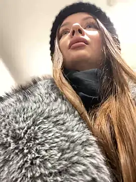 Snapshot of KrisMagnoly chatting on February 4, 2026, 5:19 pm KrisMagnoly online show from February 4, 2026, 5:19 pm