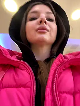 Snapshot of KrisMagnoly chatting on January 7, 2026, 6:24 pm KrisMagnoly online show from January 7, 2026, 6:24 pm